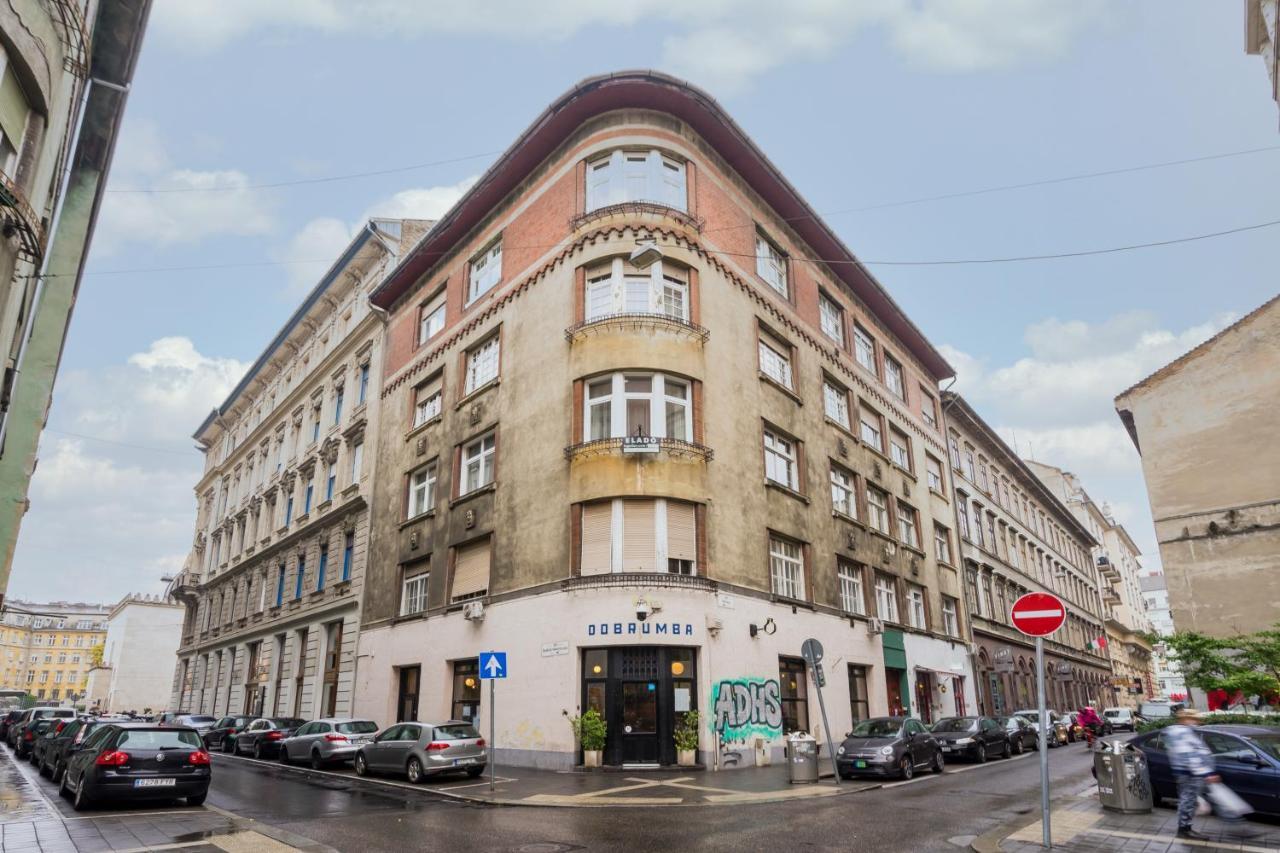 Amora Homes 3 Bedrooms Bright Flat In The Heart Of The -free Parking Need Reservation Boedapest