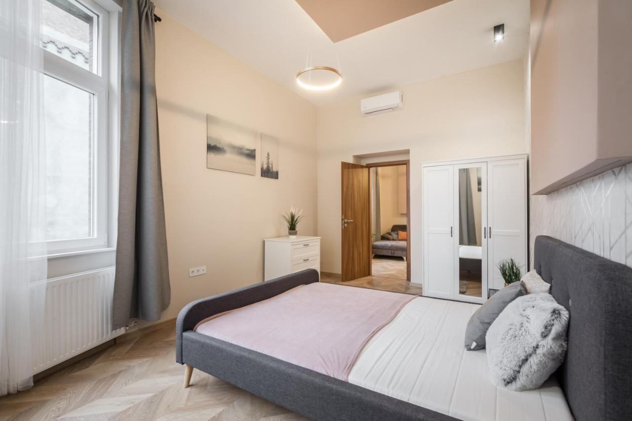 Apartamento Amora Homes 3 Bedrooms Bright Flat In The Heart Of The -free Parking Need Reservation